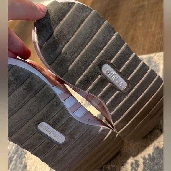 Women’s ADIDAS Sneaker - Picture 6 of 6